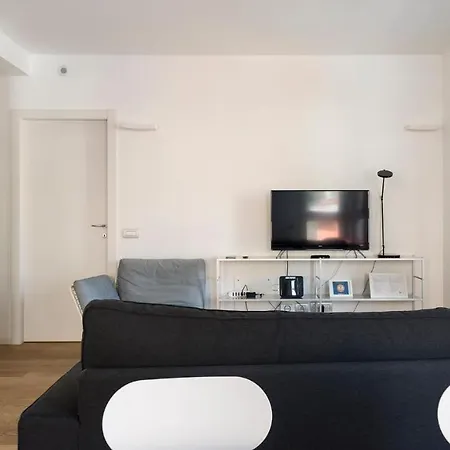 Apartment Plum Guide - Chanterelle