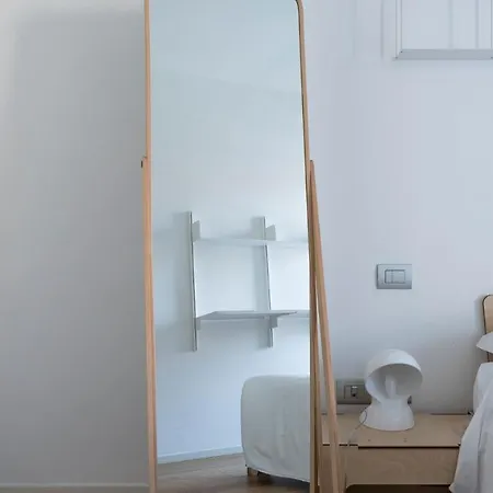 Plum Guide - Chanterelle Apartment Milan